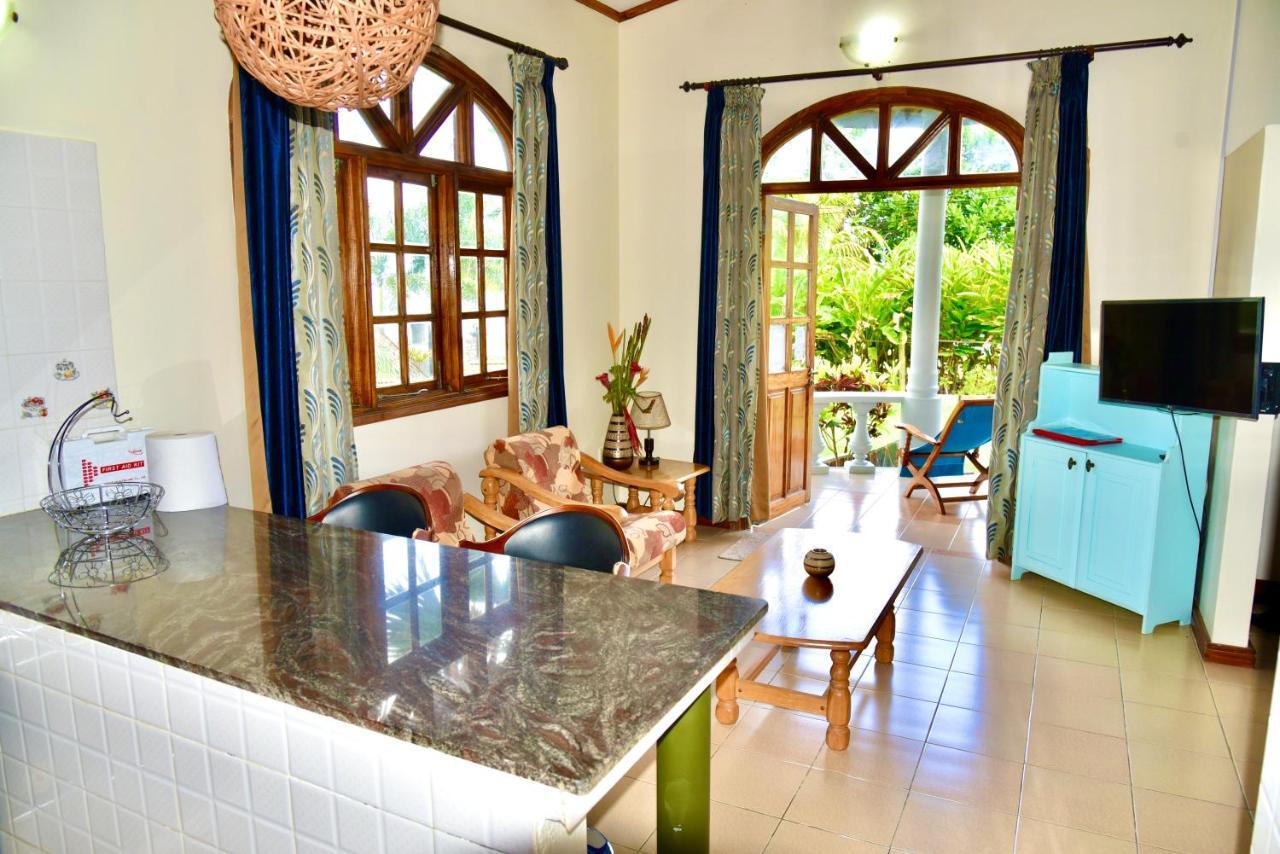 La Petite Maison And Sea Splash Baie Sainte Anne Exteriér fotografie
